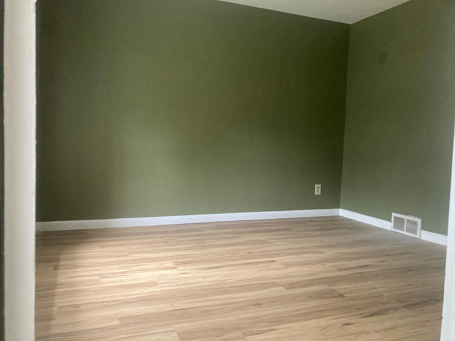26 Cochran Ave — Photo 2