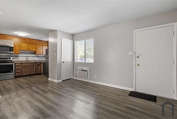 2 bed, $1,650 — Photo 4