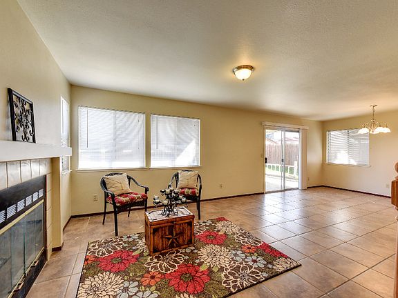 4th image of 5001 Yvonne Way