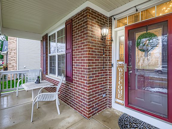3rd image of 2224 Amelia Ln
