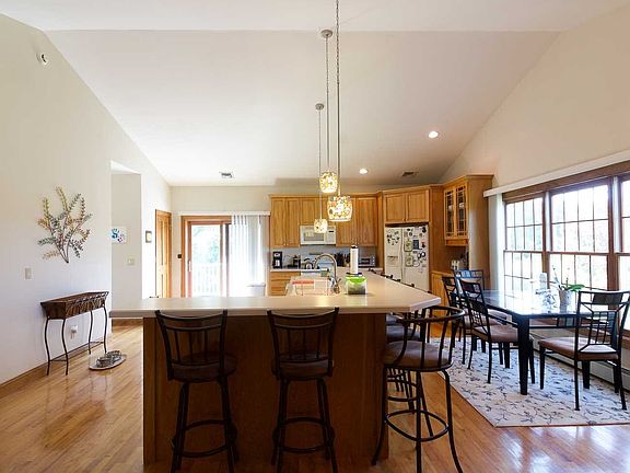 4th image of 32 Scenic Hill Dr