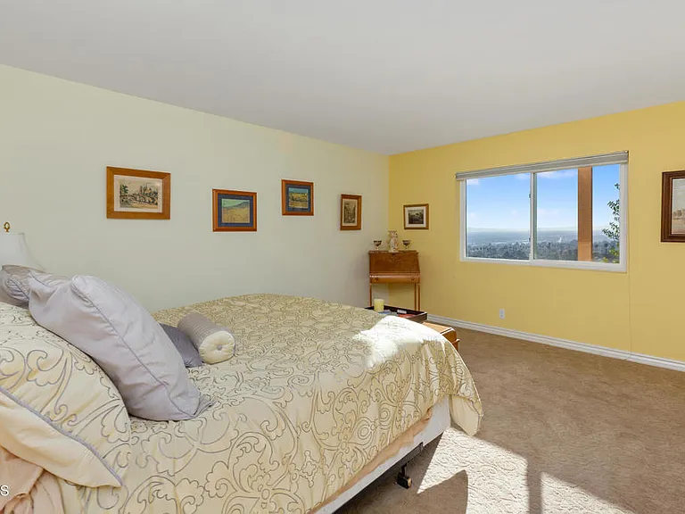 1234 E Tujunga Ave — Photo 48