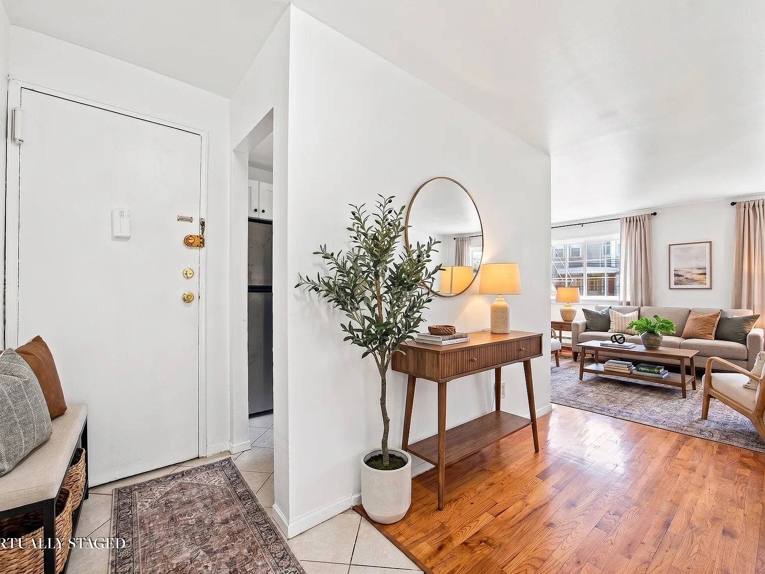 2 bed, 825 sqft, $2,700 — Photo 1