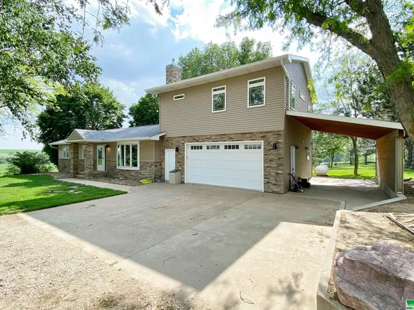 37312 200th St, Le Mars, IA 51031