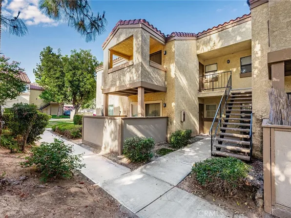 1142 W Blaine St APT 202, Riverside, CA 92507