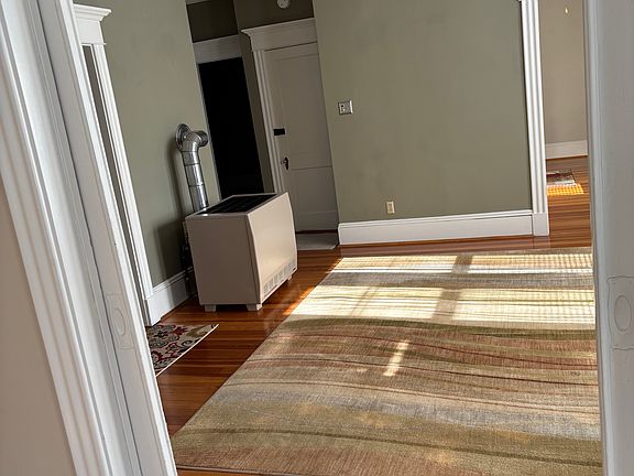 4th image of 14 Moynan St APT 2