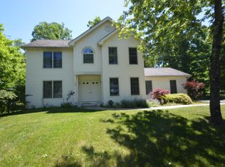 180 Escoll Dr, East Stroudsburg, PA