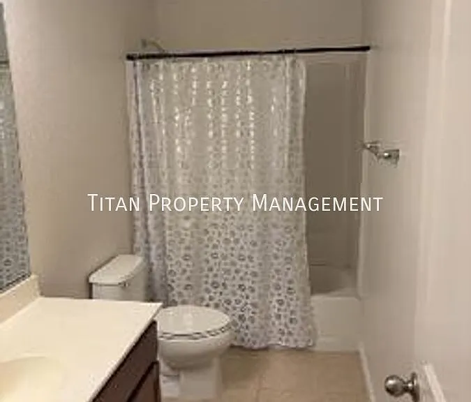 1904 Ellesmere Loop — Photo 11
