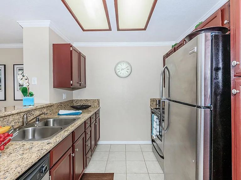 240 Avenida Vis — Photo 25