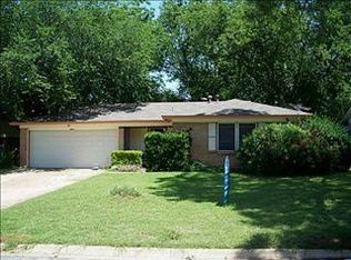 608 Pauline St, Euless, TX 76040