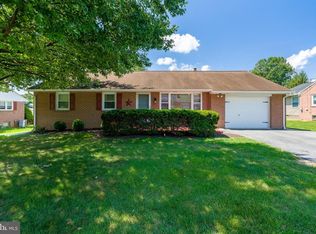 30 Homestead Dr, Lancaster, PA 17602