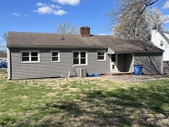 3rd image of 722 N Maple Ave