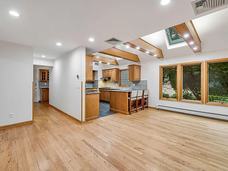 384 Owen Ave — Photo 14