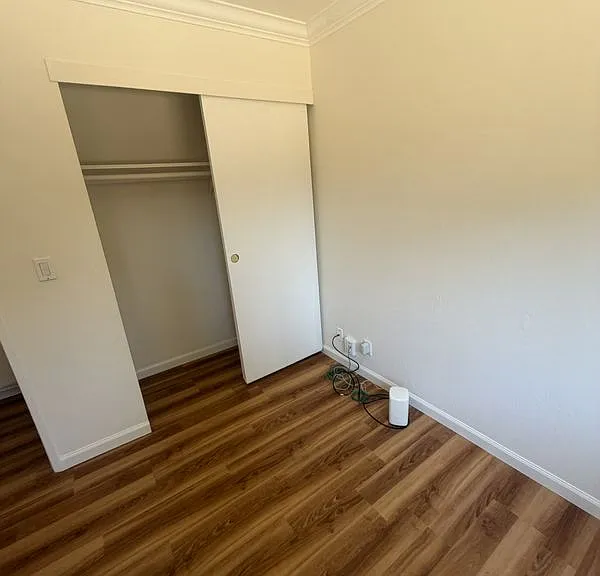 80 Avenida Espana — Photo 8