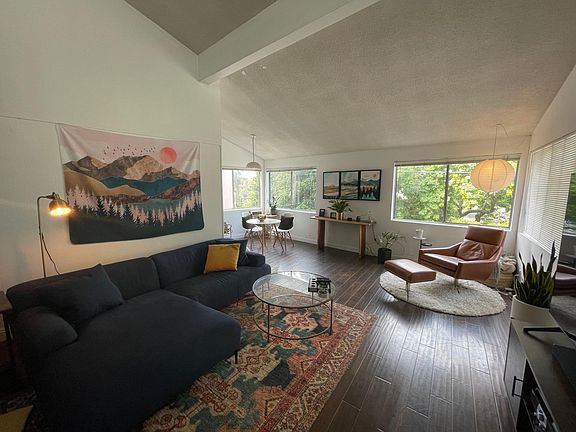 5th image of 8861 Lookout Mountain Ave