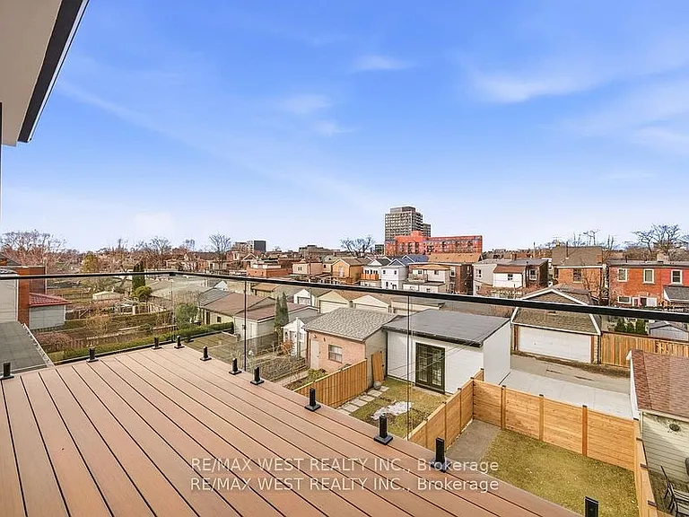 390 Saint Clarens Ave #UPPER — Photo 16