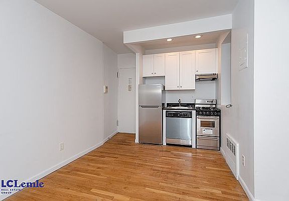 2nd image of 450-452 E 81st St #15