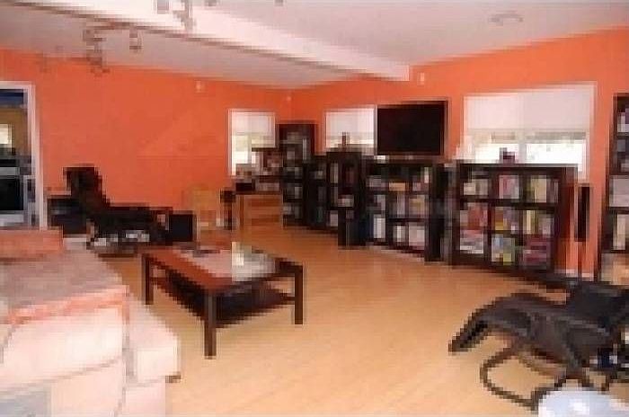 2nd image of 714 12th Ave N