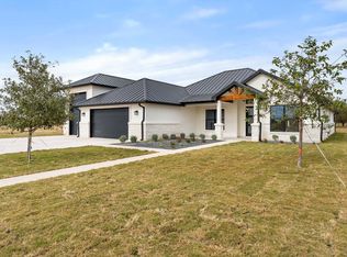 121 Black Diamond Dr, Kingsland, TX 78639