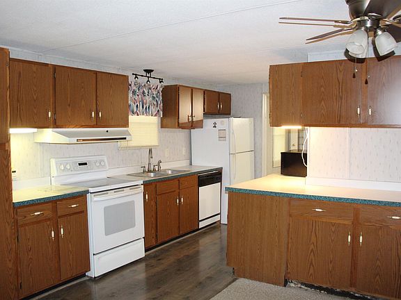 5th image of 45 Triple Oak Dr
