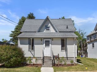 411 Jefferson St, Mukwonago, WI 53149