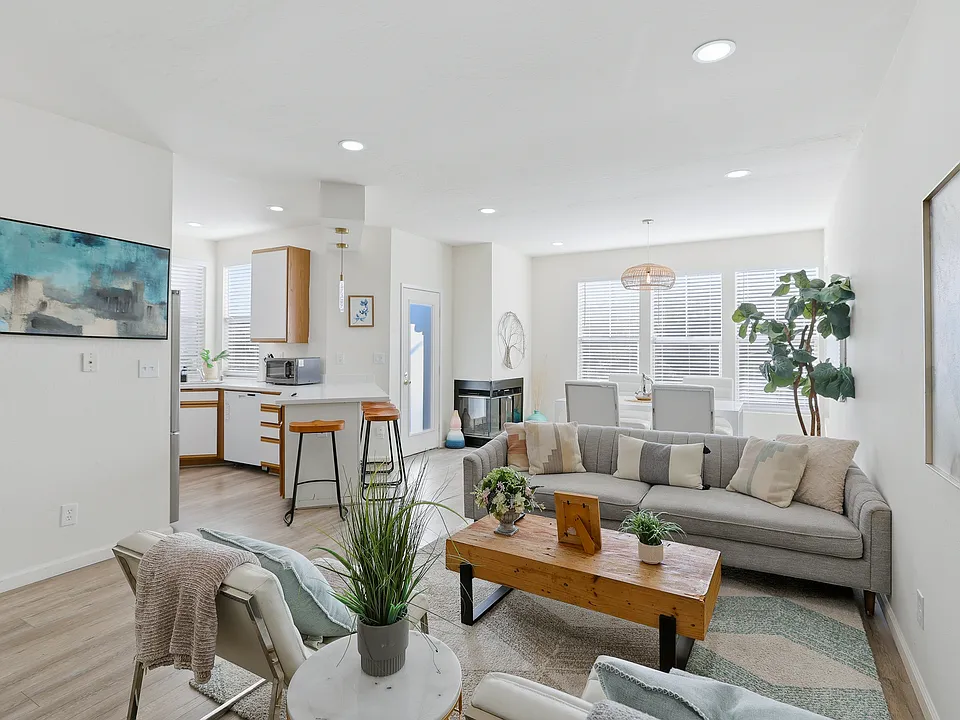 437 Norfolk Dr