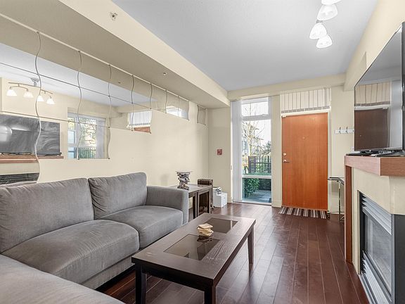 3rd image of 5958 Iona Dr #112