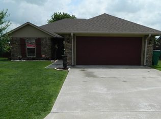 619 Granite Ave, Cache, OK 73527