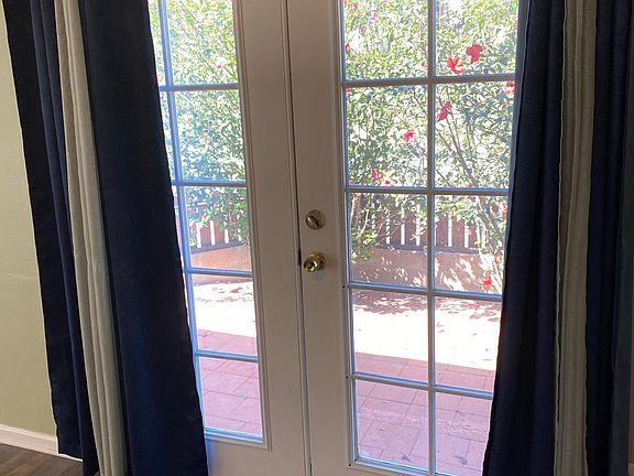 5th image of 1218 N Park Western Dr