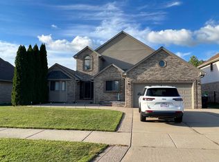 20283 Balmoral Dr, Macomb, MI 48044