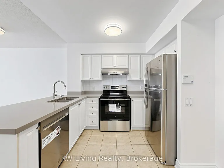 9017 Leslie St #903 — Photo 5