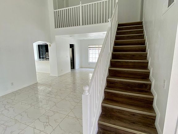 2nd image of 3213 Bermuda Bay St