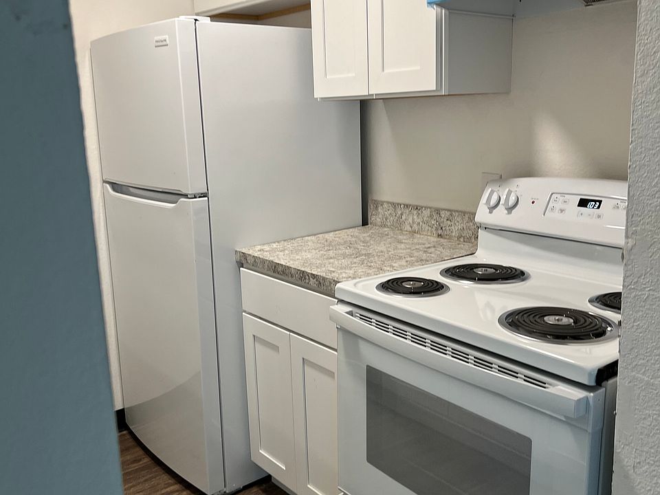 1st image of 725 W Texas Ave #405