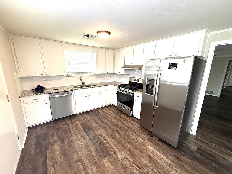 224 Lilac Dr — Photo 13
