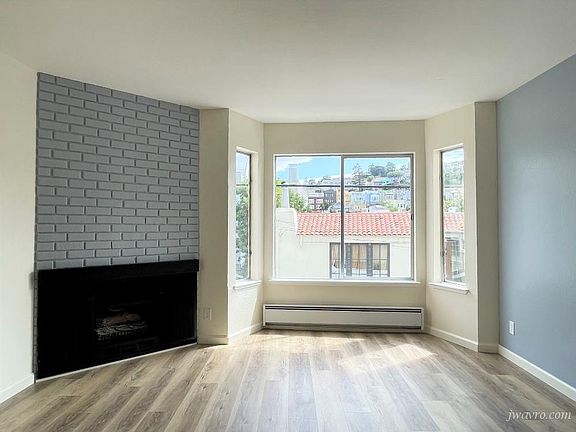 4th image of 544 Church St #107