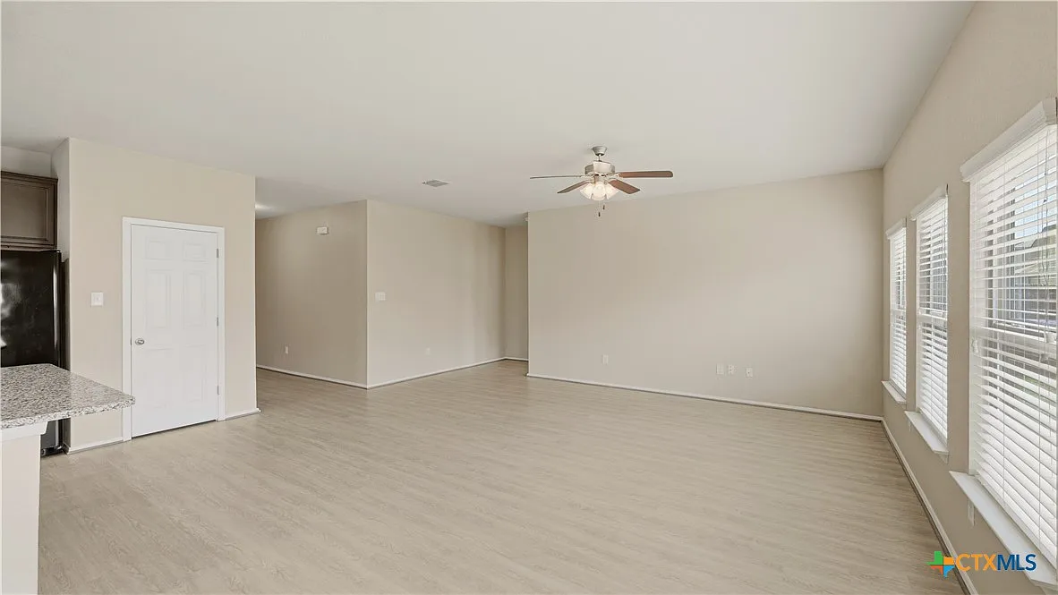 4 bed, 2.0 bath, 1862 sqft, $1,845 — Photo 4