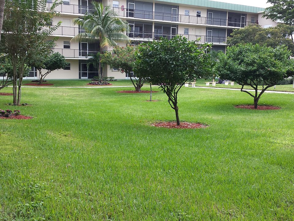 1st image of 806 SE 7th St APT 202