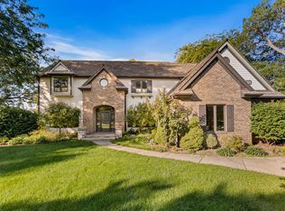 1201 Oak Creek Rd, Mahomet, IL 61853