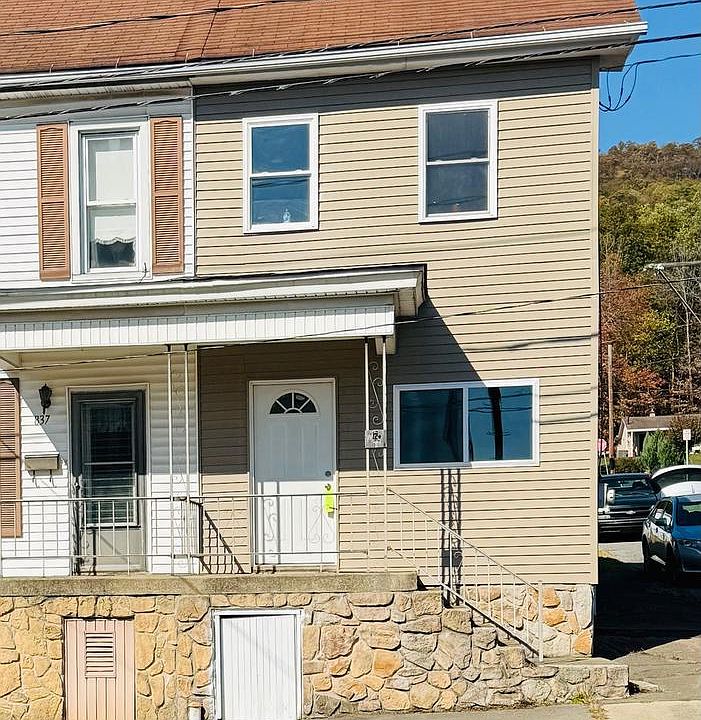 1st image of 839 E Grand Ave