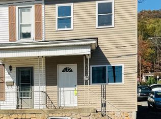 839 E Grand Ave, Tower City, PA 17980
