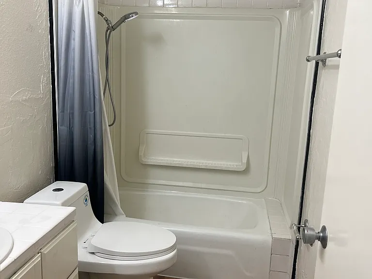 6526 Ocean Crest Dr — Photo 15