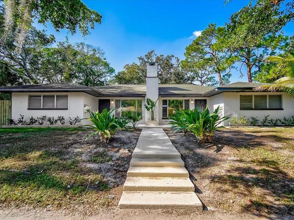 1225 Cocoanut Ave