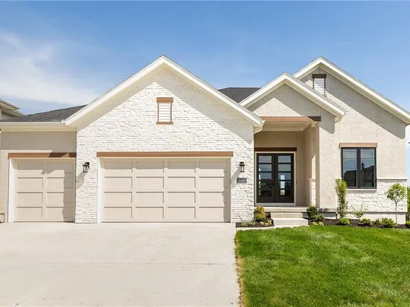 18465 Mohawk Ln, Overland Park, KS 66085