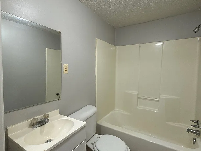 929 Scott St — Photo 7