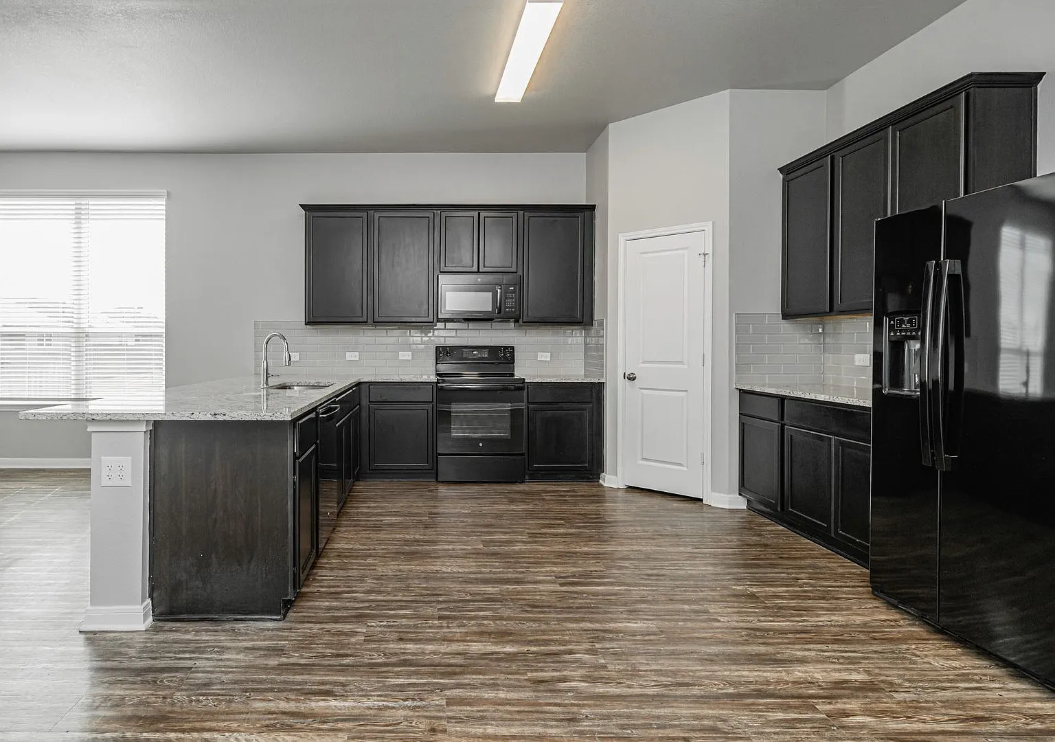 618 Fallbrook Dr. — Photo 4