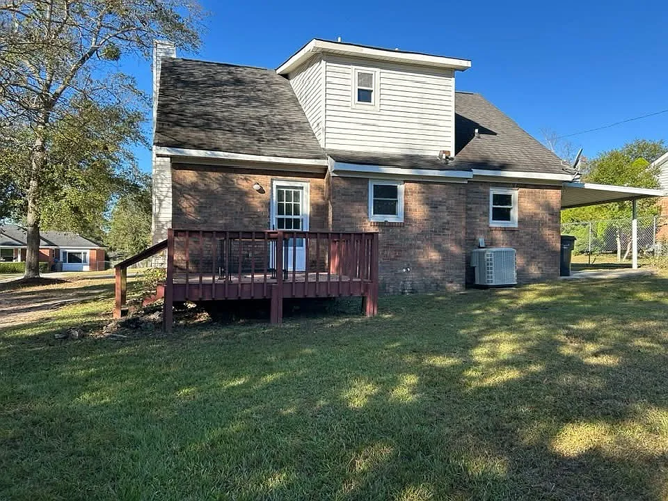 3 bed, 1642 sqft, $1,900 — Photo 2