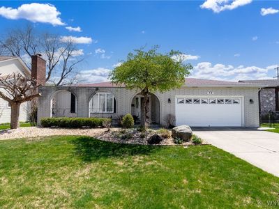 38 Brush Creek Rd, Williamsville, NY, 14221