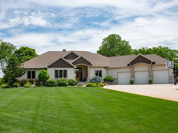 60730 Creekstone Dr, Goshen, IN 46526