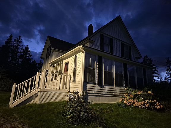5th image of 588 Isaacs Harbour Rd