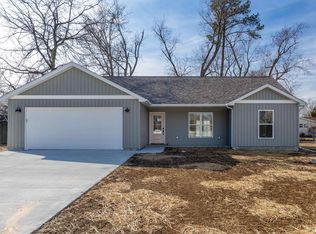 1200 S Vicksburg St, Marion, IL 62959